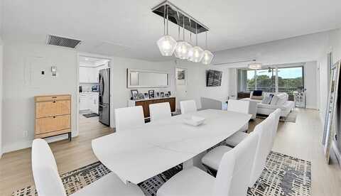 555 Oaks Ln, Pompano Beach, FL 33069