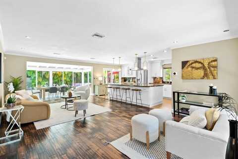 8 NE 29th St, Wilton Manors, FL 33334