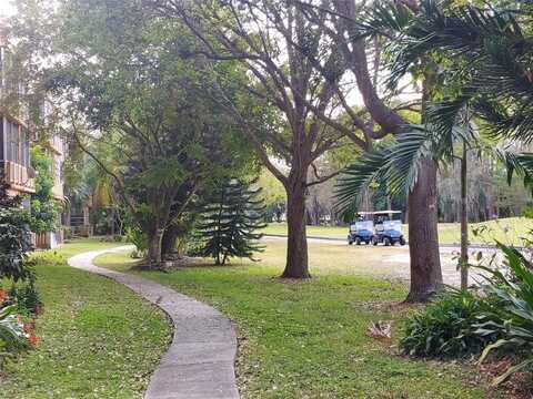 8400 Lagos De Campo Blvd, Tamarac, FL 33321