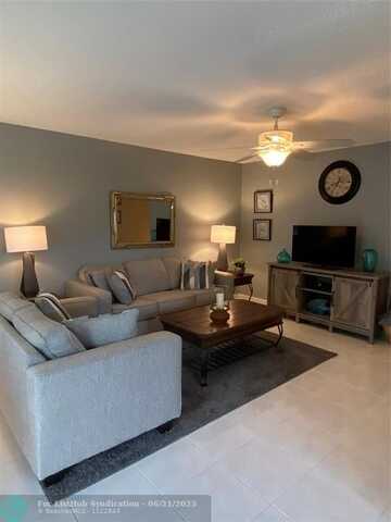 72 Newport D, Deerfield Beach, FL 33442