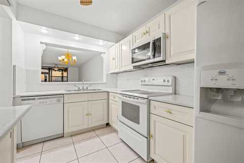 110 Lake Emerald Dr, Oakland Park, FL 33309