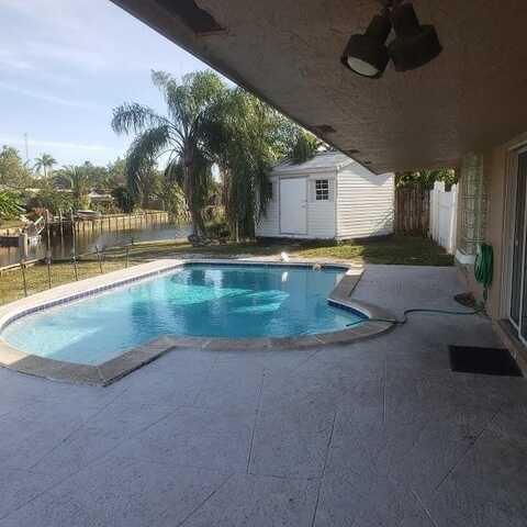 1820 NW 33rd St, Oakland Park, FL 33309
