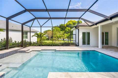236 Oak Hammock Circle SW, Vero Beach, FL 32962