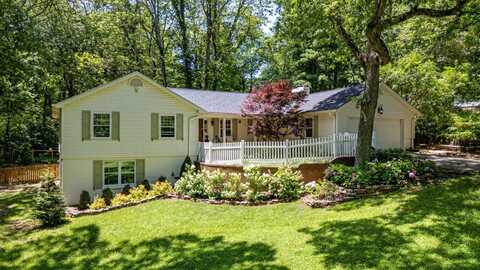 110 Linden Street, Lookout Mountain, TN 37350