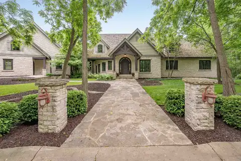 3379 LOST DAUPHIN Road, DE PERE, WI 54115