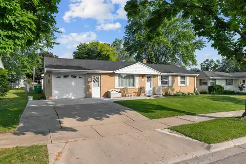 810 STONY BROOK Lane, GREEN BAY, WI 54304