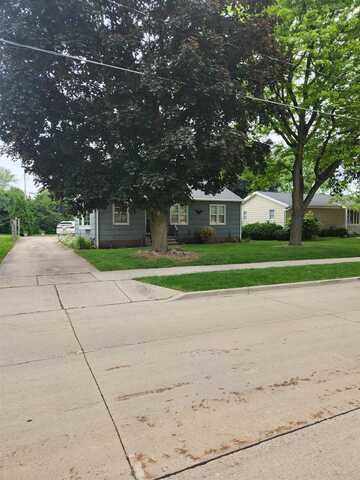 813 W 18TH Avenue, OSHKOSH, WI 54902