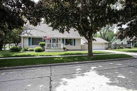 1630 S 11TH Street, MANITOWOC, WI 54220