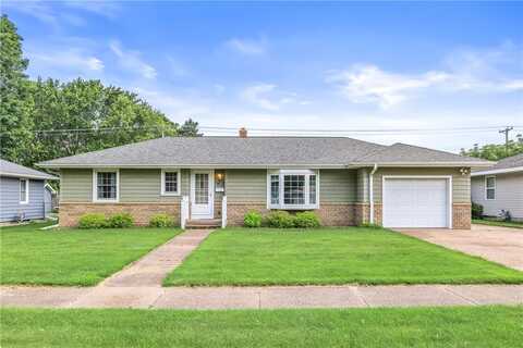 1216 E Lexington Blvd, Eau Claire, WI 54701