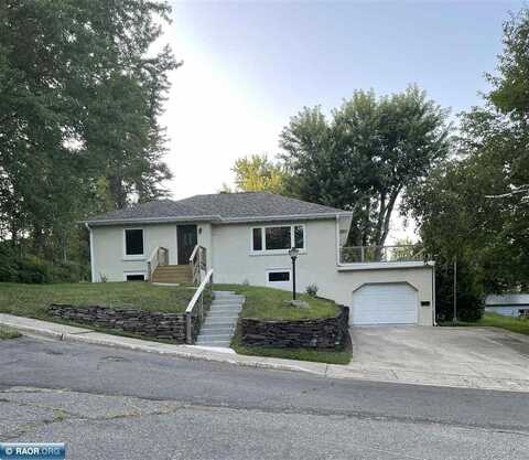 1011 Jefferson Street, Eveleth, MN 55734