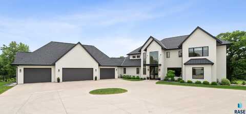 1617 S Scarlet Oak Pl, Sioux Falls, SD 57110