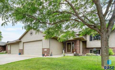 3121 S Dubuque Ave, Sioux Falls, SD 57110