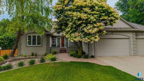 18 S Elkjer Cir, Sioux Falls, SD 57103