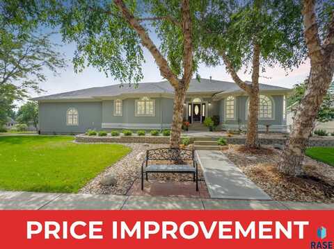 417 E Meadowlark Cir, Brandon, SD 57005