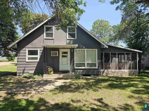 6141 Dakota Ave, Madison, SD 57042