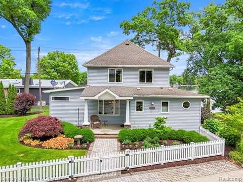 5443 Ridgemont Street, Howell, MI 48843