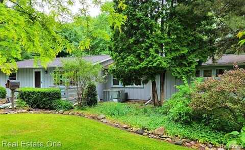 6637 Osbourn Drive, Caseville, MI 48725