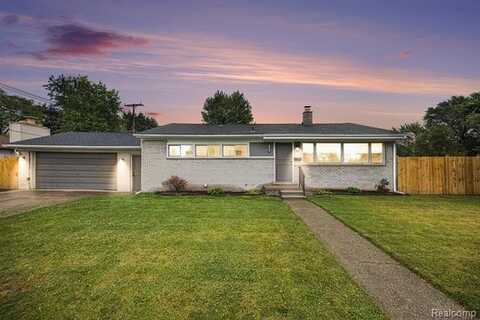 22252 Dale Allen Street, Clinton Township, MI 48035