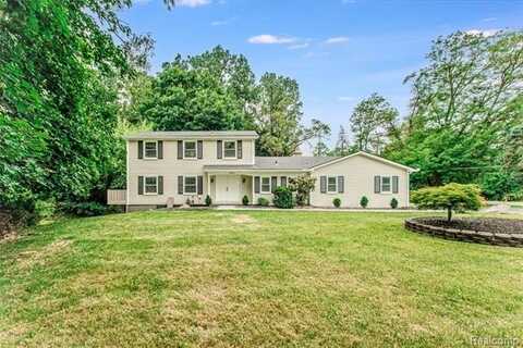 21993 Riverview Drive, Bloomfield Hills, MI 48025