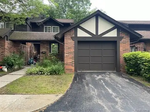 29332 Wellington Road W, Southfield, MI 48034