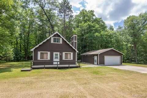 202 Redwine Drive, Houghton Lake, MI 48629