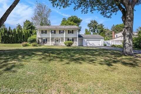 1925 Dawn Ridge Road, Walled Lake, MI 48390