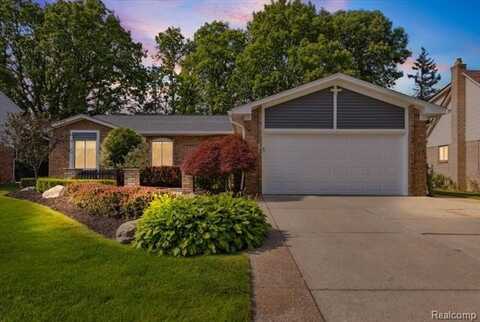 1101 Shallowdale Drive, Troy, MI 48085
