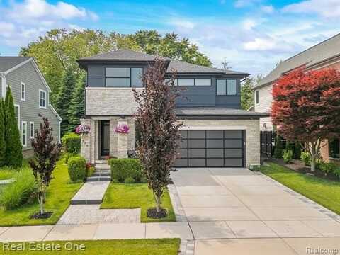864 Cumberland Rdg Court, Rochester, MI 48307