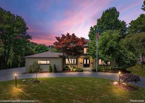 4462 BARCHESTER Drive, Bloomfield Hills, MI 48302