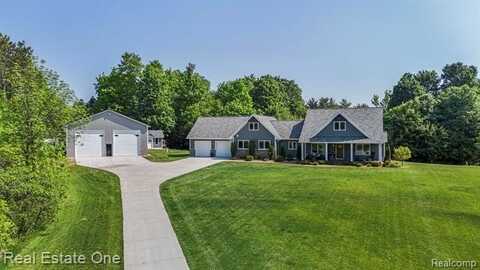 802 POTTER Road W, Traverse City, MI 49696