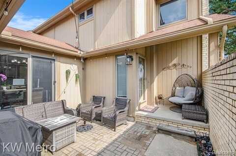 6271 Potomac Circle, West Bloomfield, MI 48322