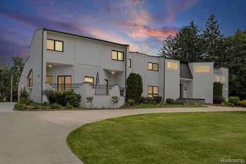 3440 Lone Pine Road, West Bloomfield, MI 48323