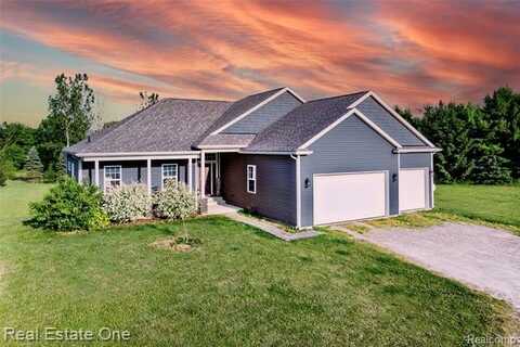 10125 Chase Lake Road, Fowlerville, MI 48836