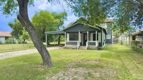 134 W C Avenue, Kingsville, TX 78363