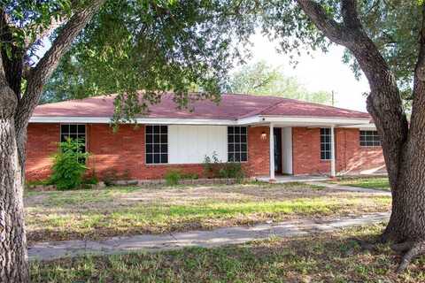 113 W Merriman Street, Sinton, TX 78387