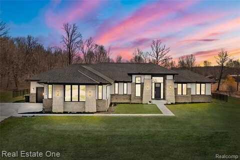 73404 Castle Court, Armada, MI 48005