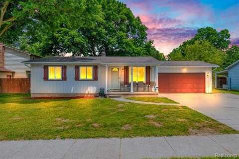 312 Airport Drive, Holly, MI 48442