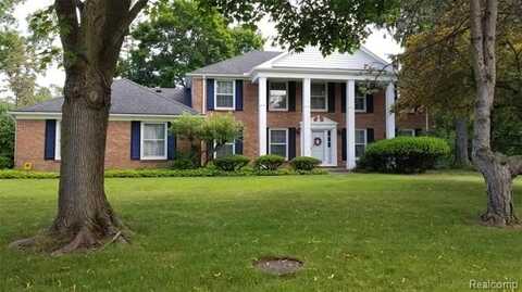 5396 Provincial Drive, Bloomfield Hills, MI 48302