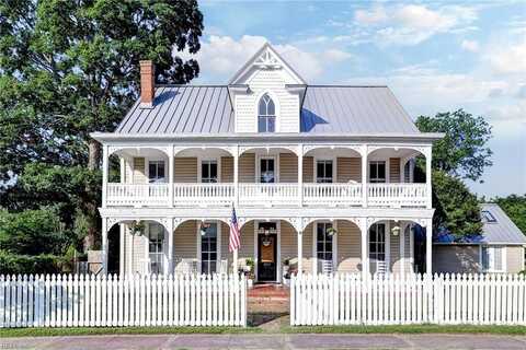 826 Lee Street, West Point, VA 23181