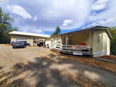 464 HOMESTEAD DR, Myrtle Creek, OR 97457