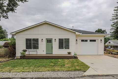 437 W FAIR ST, Roseburg, OR 97471