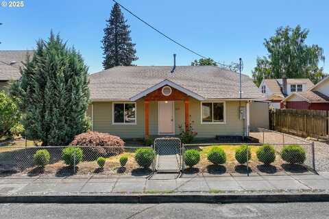 213 ENGLE AVE, Molalla, OR 97038