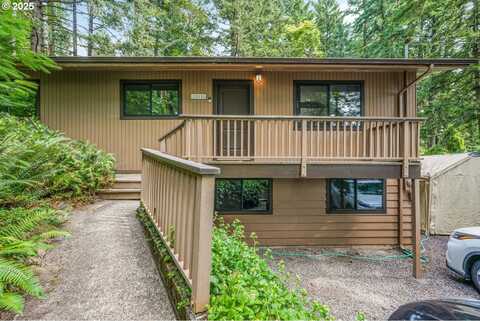 20151 S HENRICI RD, Oregon City, OR 97045