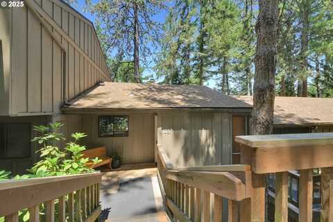 103 TREEHILL LOOP, Eugene, OR 97405