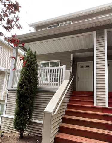 11845 SE PINE ST, Portland, OR 97216