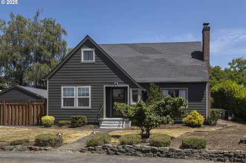 1040 S PARK ST, Carlton, OR 97111