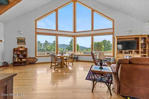 664 Stoneridge Rd, Blanchard, ID 83804