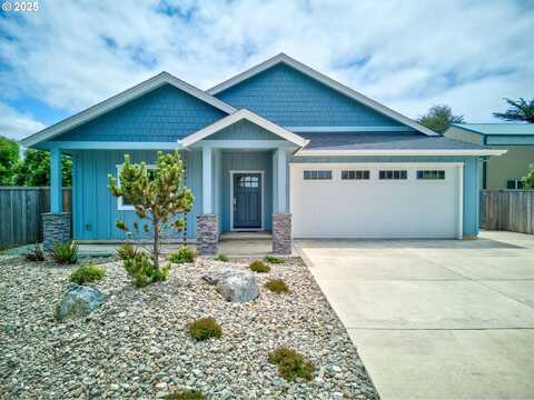 875 12TH ST, Bandon, OR 97411