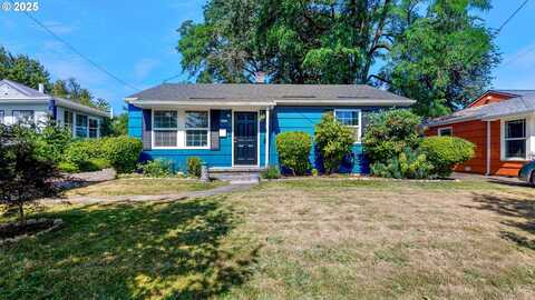 8807 N WAYLAND AVE, Portland, OR 97203