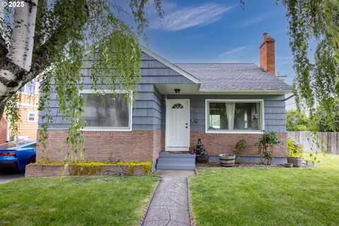 1633 E 13TH PL, The Dalles, OR 97058